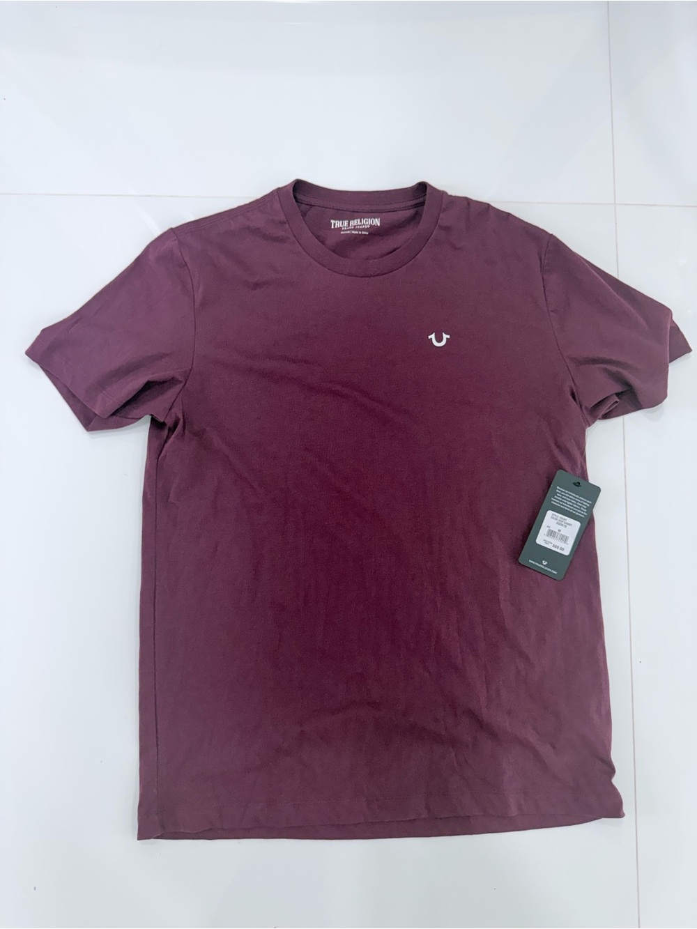 🔥 True Religion Burgundy Buddha Graphic Tee
Size: Medium